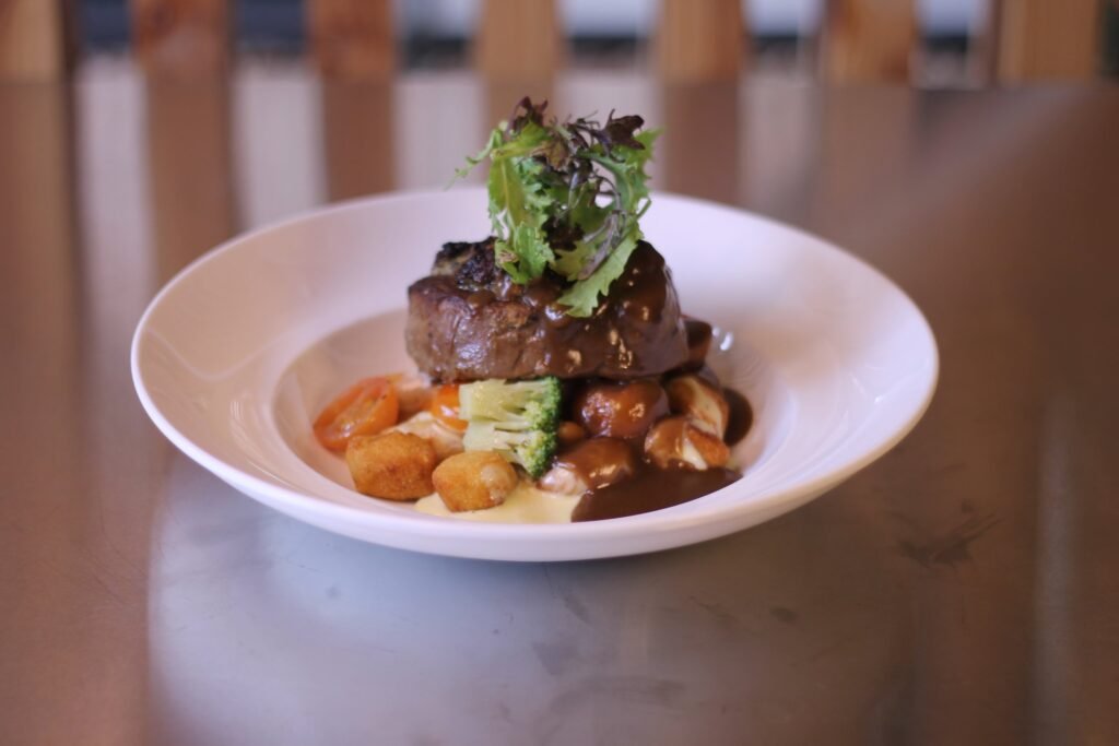 Plato de autor de la banquetería