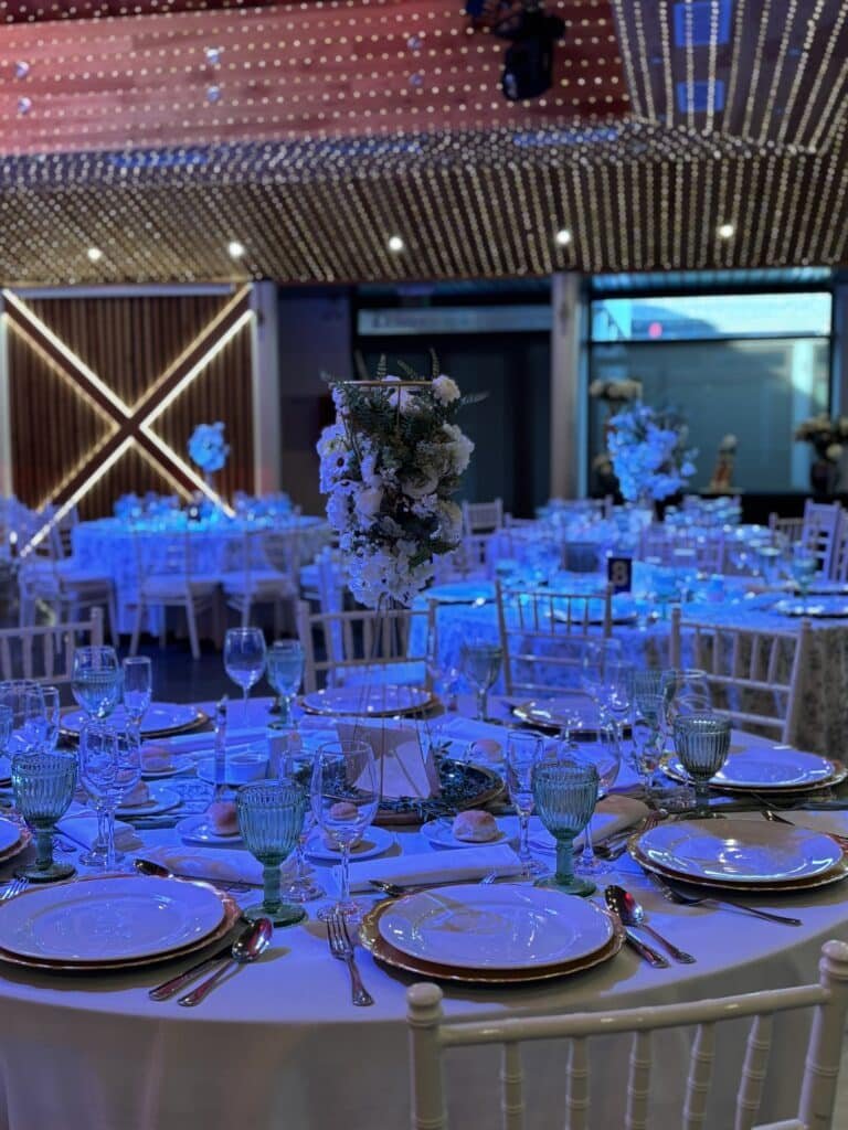 Ambientación de mesas para matrimonio