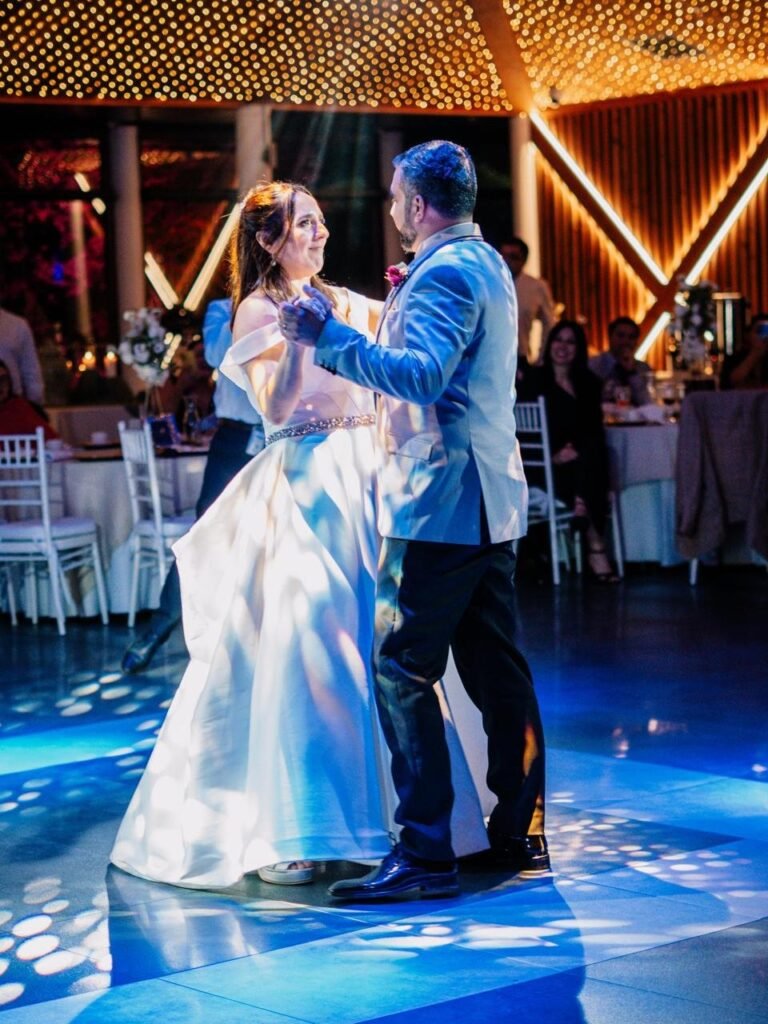 Primer baile de los novios en Volcán Imperial