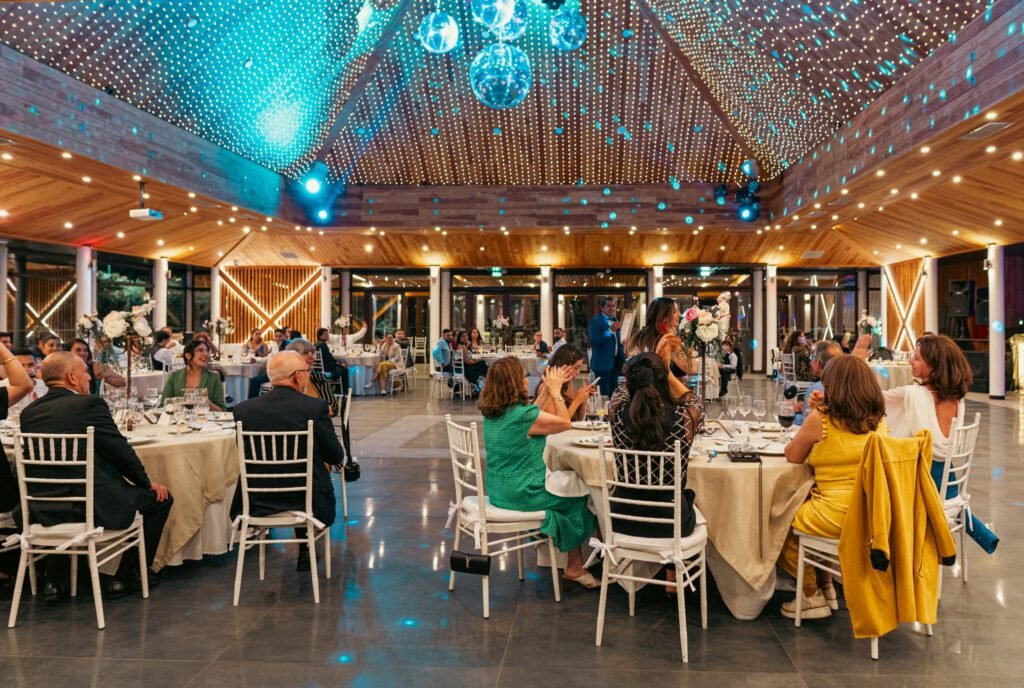 Salón en plena celebración