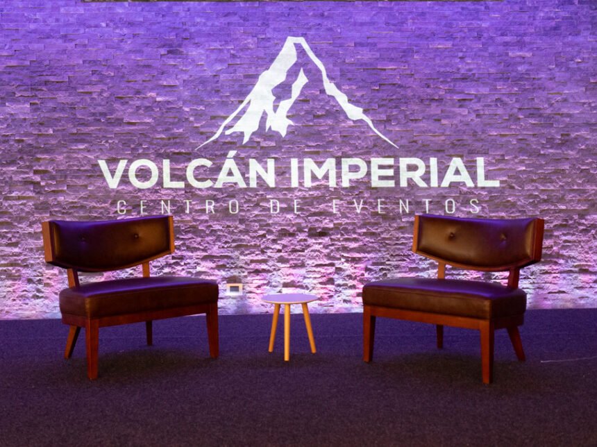 Evento corporativo montado en un salón de Volcán Imperial